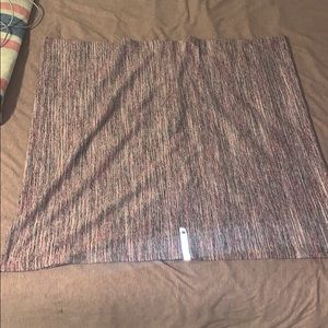 Lululemon versatile lightweight scarf